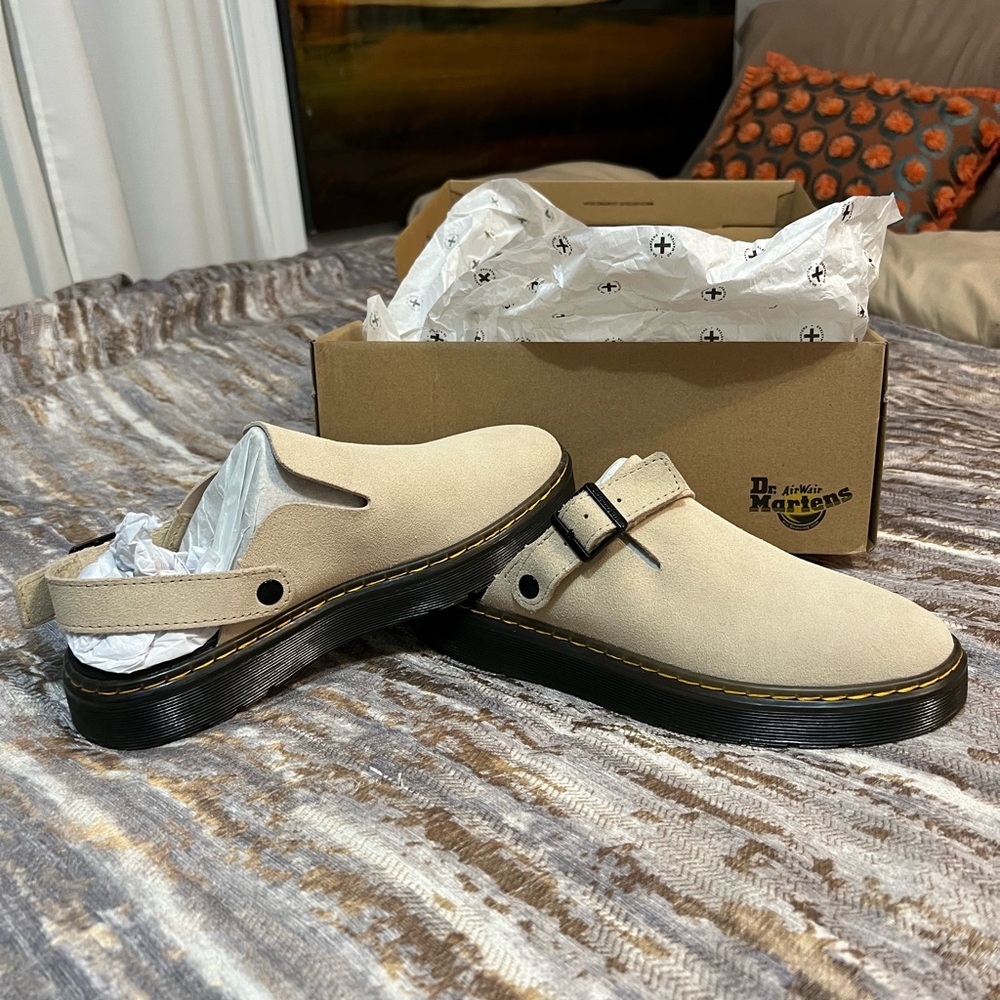 NEW size 10 Doc Marten’s Carlson Cream (Warm Sand) Suede Clogs/Mules